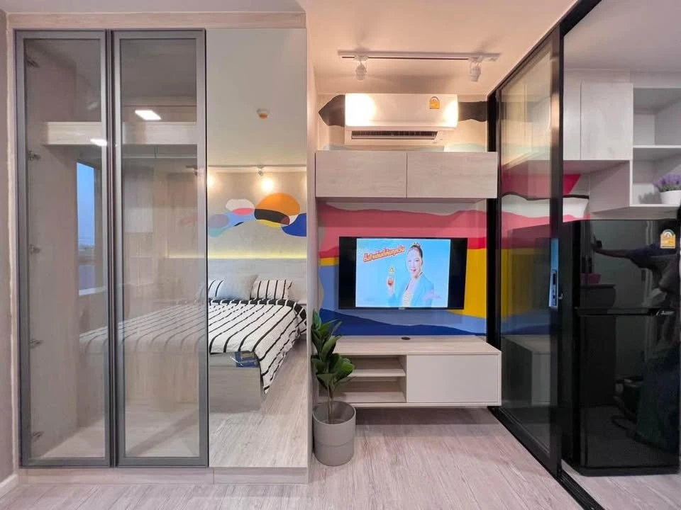 For rent: Atmoz Tropicana Bangna, decorated with built-in furniture, complete with electrical appliances. If you're late, you'll miss out.