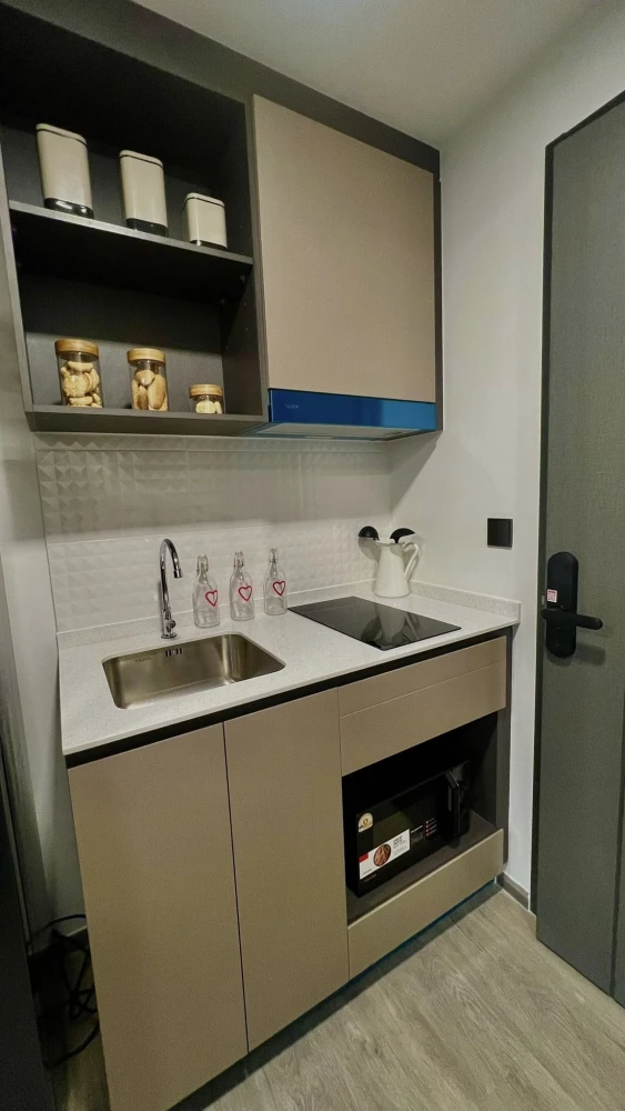 For rent: Atmoz Palacio Lat Phrao-Wang Hin, Building A, 2nd floor, shady, tree view, fully furnished, move in now, don't hesitate.