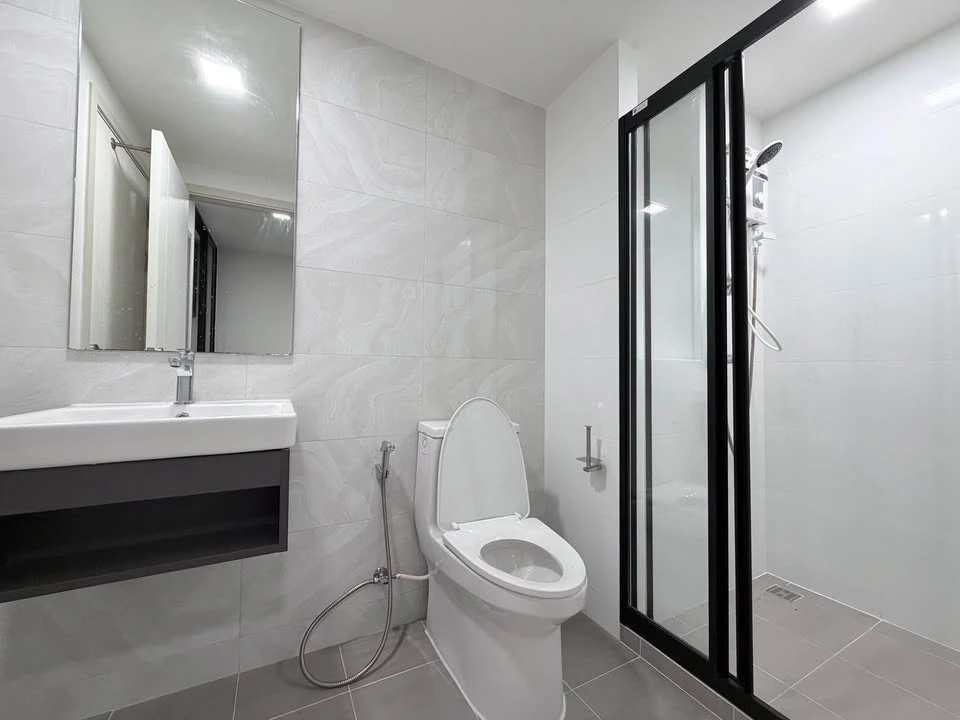 For rent: Atmoz Palacio Ladprao-Wanghin. Fully furnished, just bring your belongings and move in.