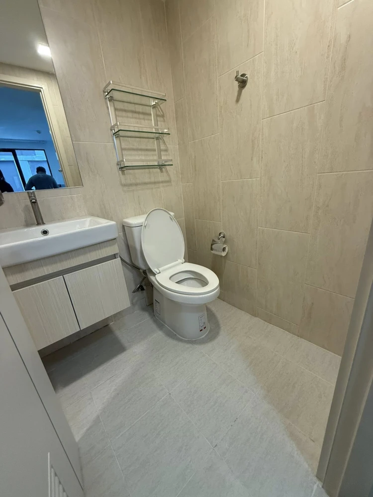 For rent: Atmoz Ladprao 71, pool view, corner unit*** Very private, great atmosphere. Grab it now!
