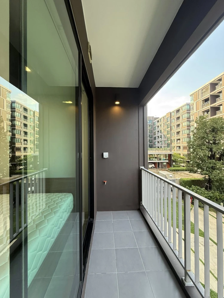 For rent: Atmoz Ladprao 71, pool view, corner unit*** Very private, great atmosphere. Grab it now!