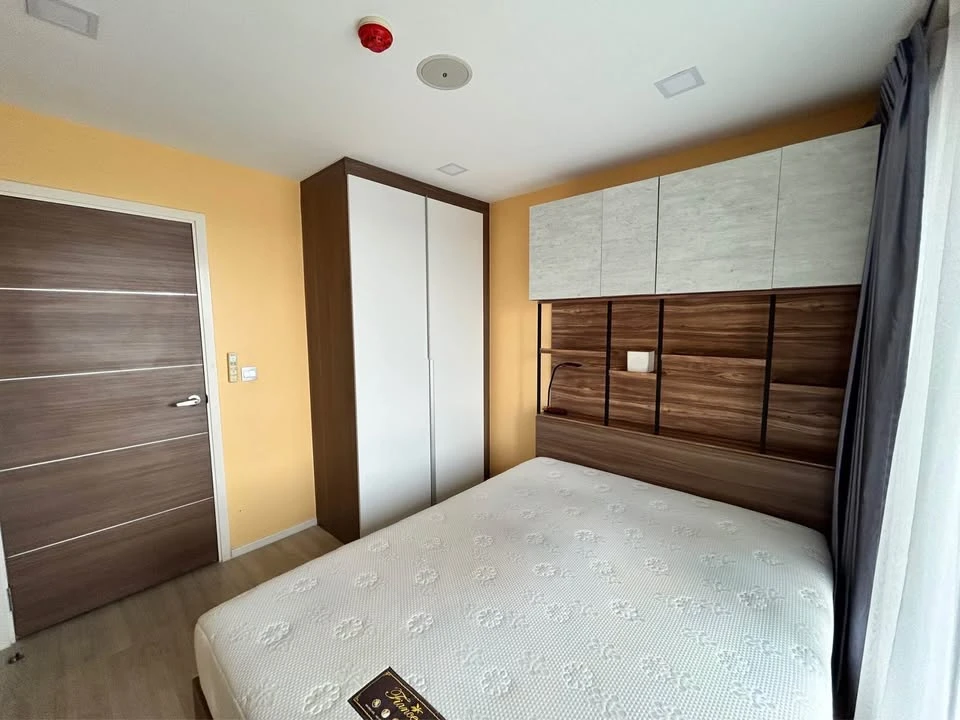 For rent: Atmoz Ladprao 71, Building A, 6th floor, corner room, quiet, very private, with appliances + furniture. Reserve now!
