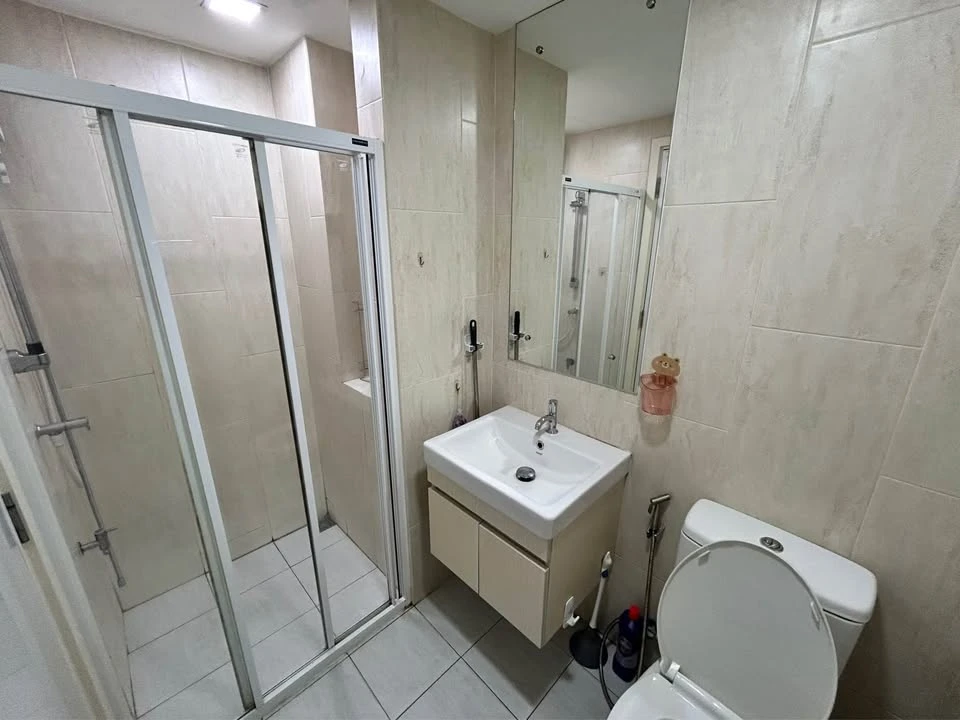 For rent: Atmoz Ladprao 71, Building A, 6th floor, corner room, quiet, very private, with appliances + furniture. Reserve now!