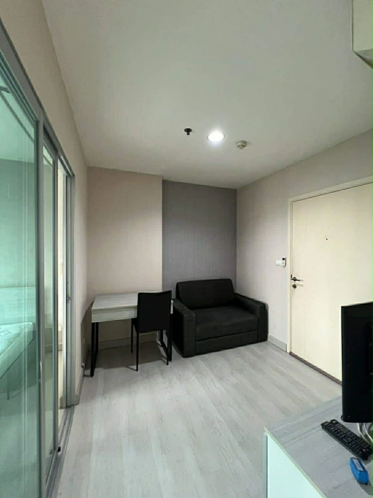 For rent: Aspire Ngamwongwan with furniture.