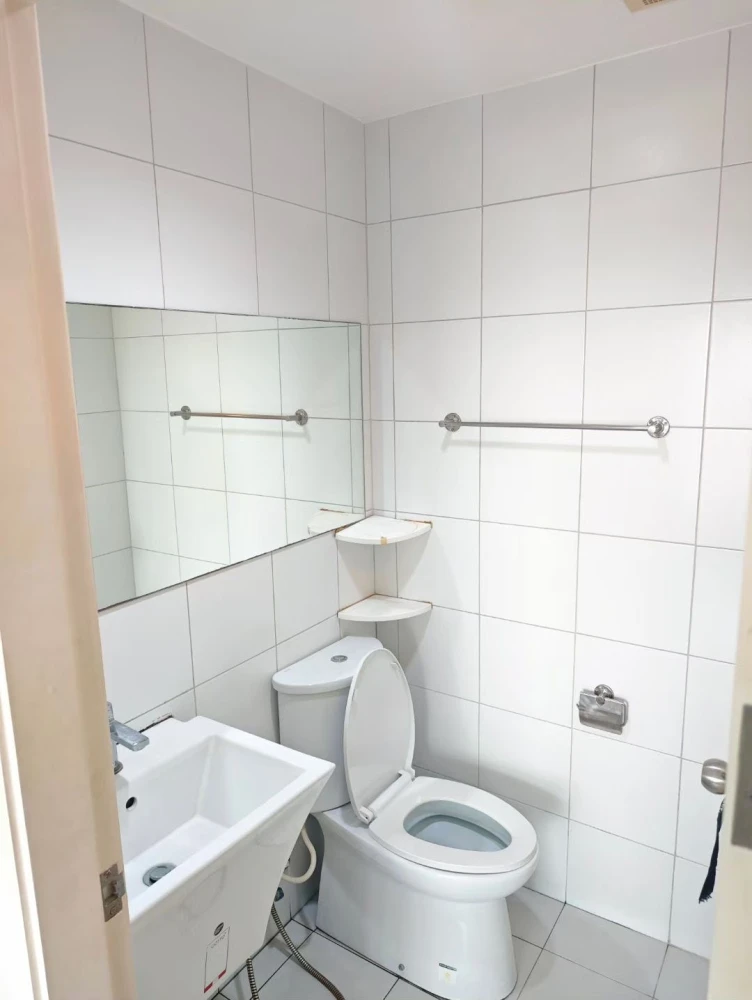For rent: Aspire Ngamwongwan, high floor room, very good ventilation ~~ City view side, The Mall Ngam, hurry and book now.