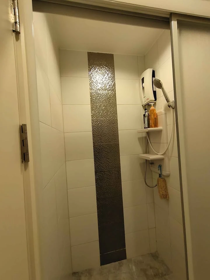 For rent: Aspire Ngamwongwan, very high floor room, great city view, with full amenities. Reserve now!