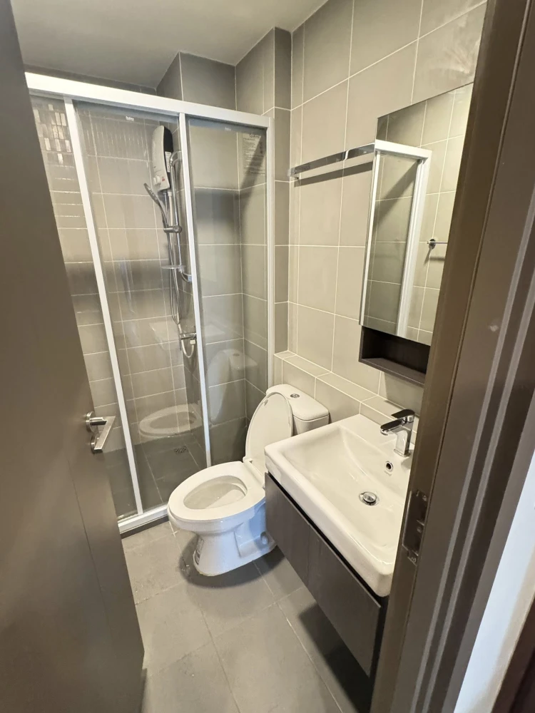 For rent: Aspire Pinklao - Arun Amarin, fully furnished with built-in furniture, ready to move in.