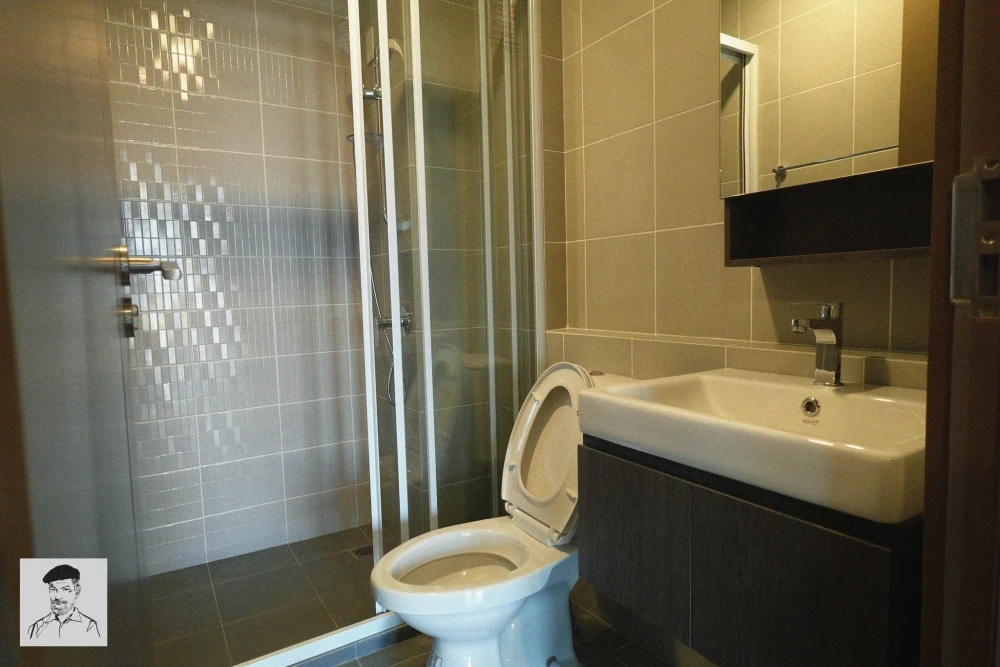 For rent: Aspire Pinklao - Arun Amarin, 5th floor, tree view, cool breeze all the time, fully furnished, must reserve now.