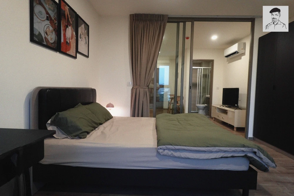 For rent: Aspire Pinklao - Arun Amarin, 5th floor, tree view, cool breeze all the time, fully furnished, must reserve now.