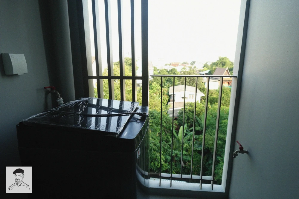 For rent: Aspire Pinklao - Arun Amarin, 5th floor, tree view, cool breeze all the time, fully furnished, must reserve now.