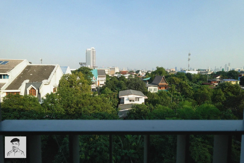 For rent: Aspire Pinklao - Arun Amarin, 5th floor, tree view, cool breeze all the time, fully furnished, must reserve now.
