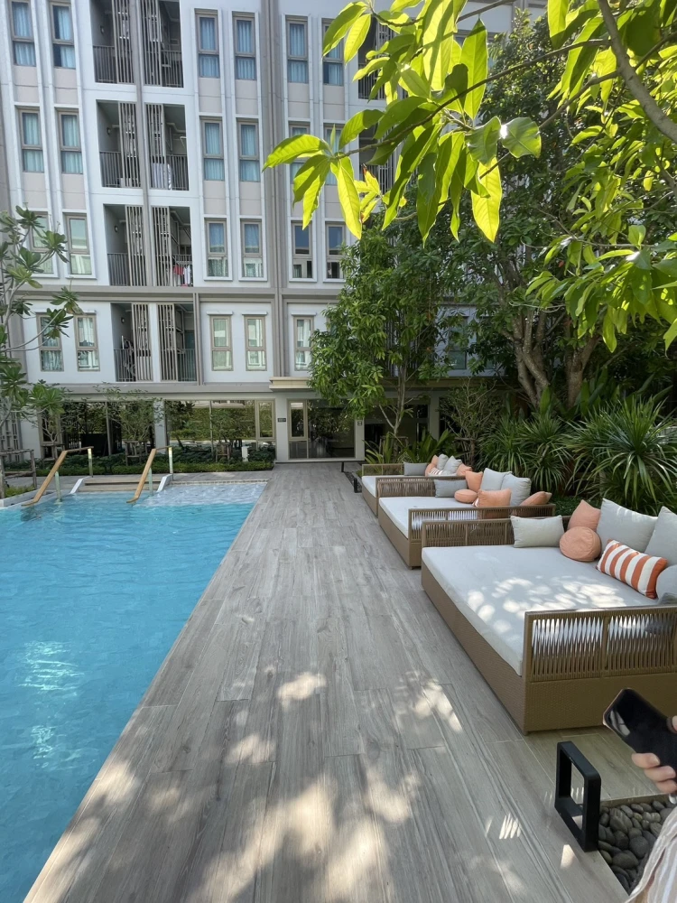 For rent: Aspire Pinklao - Arun Amarin, swimming pool view, great atmosphere, fully furnished, just bring your own luggage and move in.