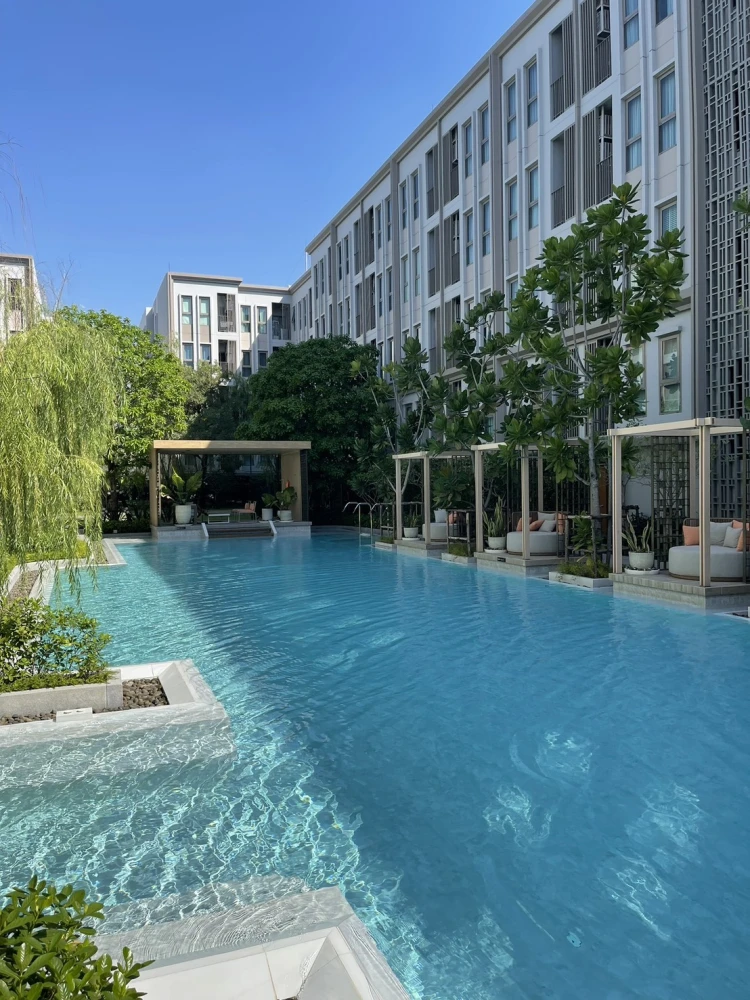 For rent: Aspire Pinklao - Arun Amarin, swimming pool view, great atmosphere, fully furnished, just bring your own luggage and move in.
