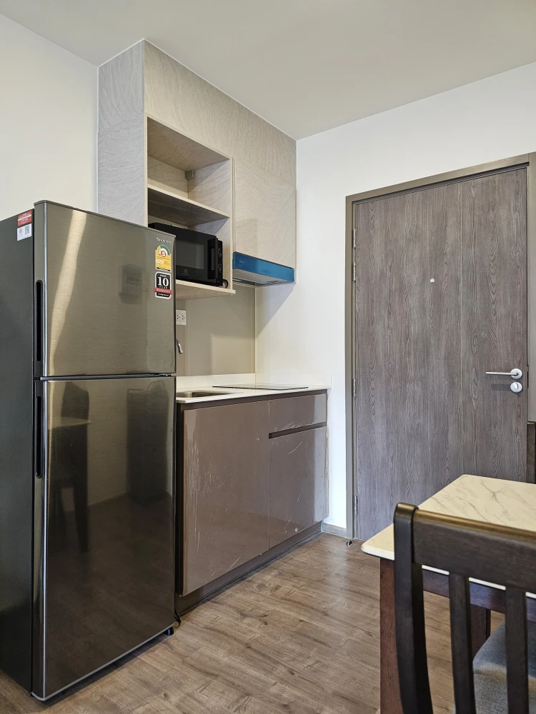 For rent: Aspire Pinklao-Arun Amarin, ready-to-move-in unit with complete furniture and appliances. Book now, don't miss out!