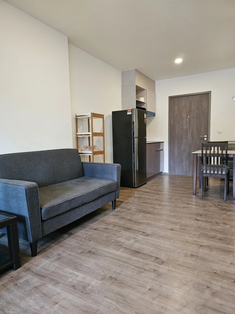 For rent: Aspire Pinklao-Arun Amarin, ready-to-move-in unit with complete furniture and appliances. Book now, don't miss out!