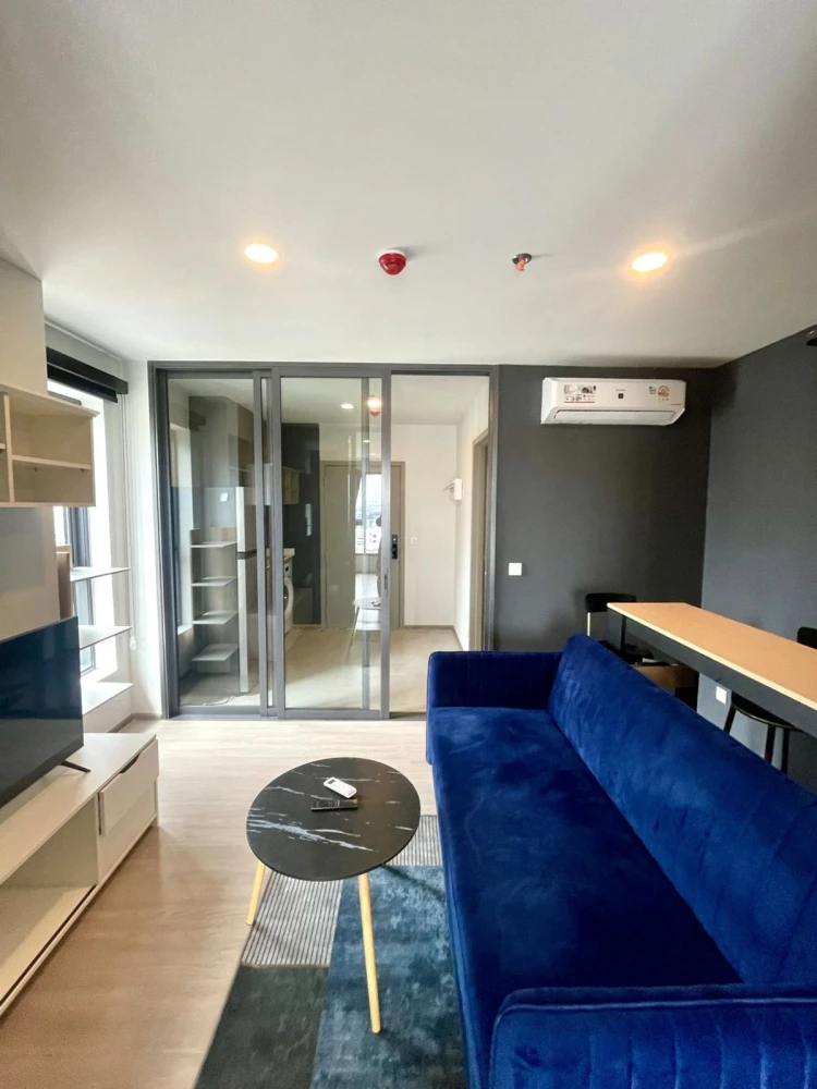 For rent: Aspire Rama 4, 15th floor. Nice, fully furnished unit. Book now! Don't miss out!
