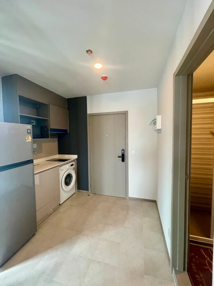 For rent: Aspire Rama 4, 15th floor. Nice, fully furnished unit. Book now! Don't miss out!