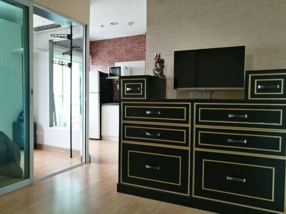For rent: Aspire Rama 4, stunning infinity view, no obstructions, fully furnished, ready to move in, and electricity ready.