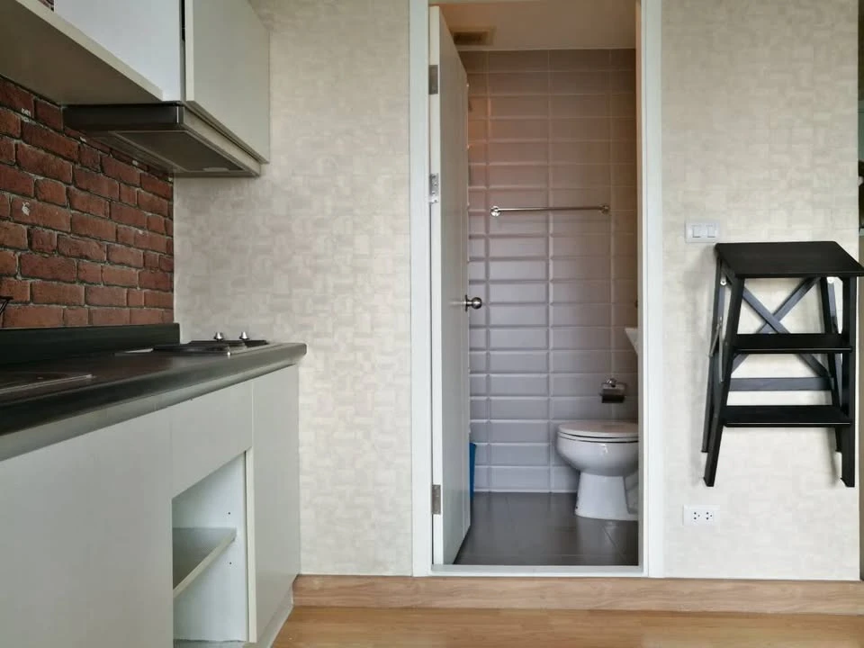 For rent: Aspire Rama 4, stunning infinity view, no obstructions, fully furnished, ready to move in, and electricity ready.