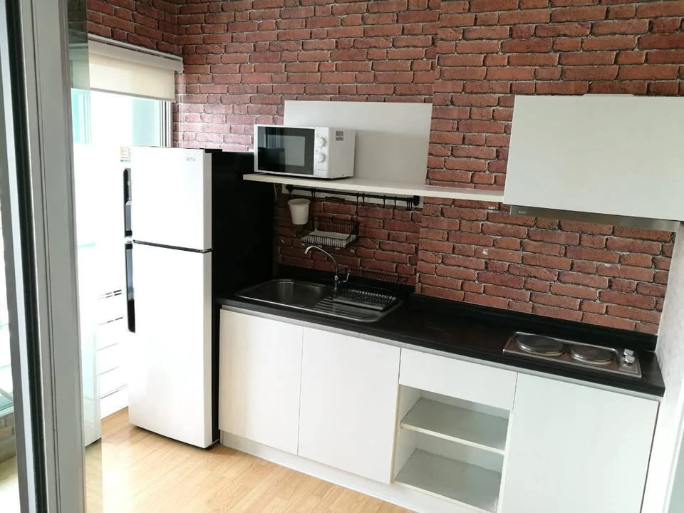 For rent: Aspire Rama 4, stunning infinity view, no obstructions, fully furnished, ready to move in, and electricity ready.