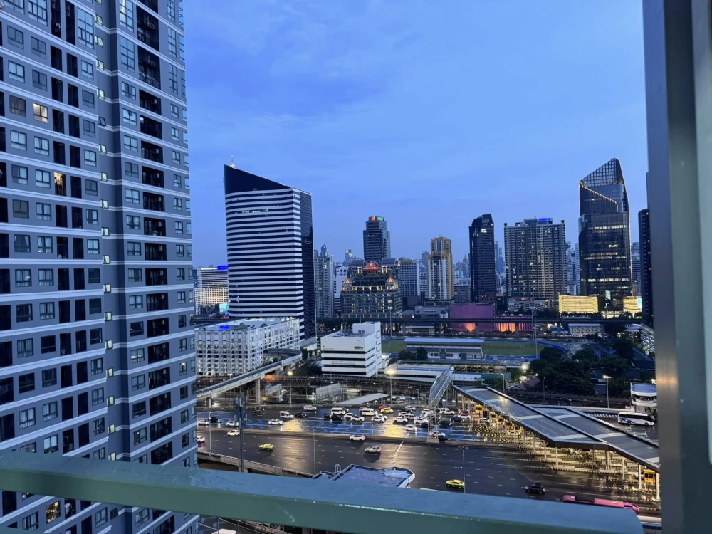 For rent: Aspire Rama 9, spacious room, 22nd floor, high view, comes with complete facilities, hurry and book.