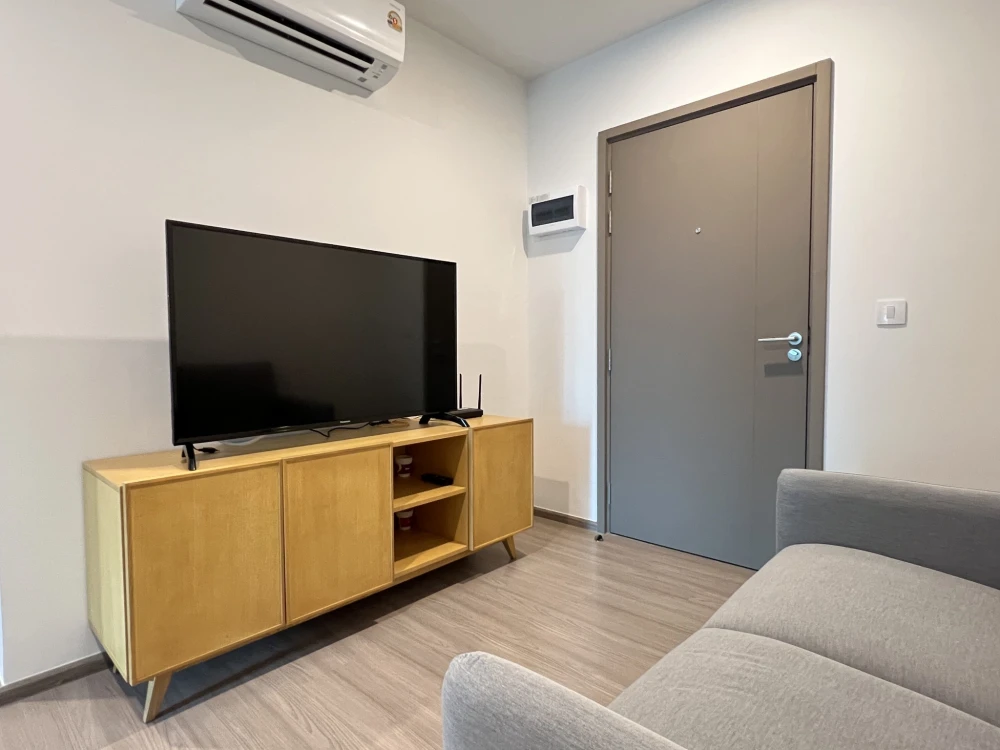 For rent: Aspire Ratchayothin, 4th floor, nice room, complete with furniture and appliances. Reserve now, hurry!