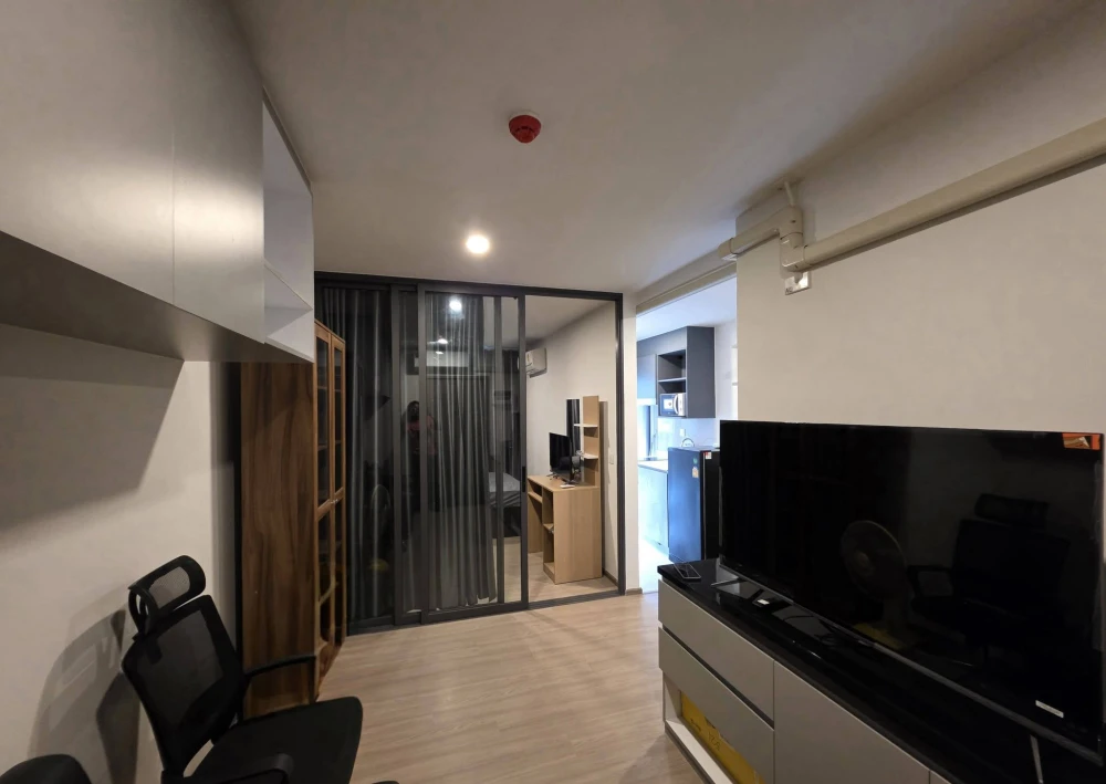 For rent: Aspire Ratchayothin, 5th floor, Building C. Fully furnished, ready to move in. First come, first served.
