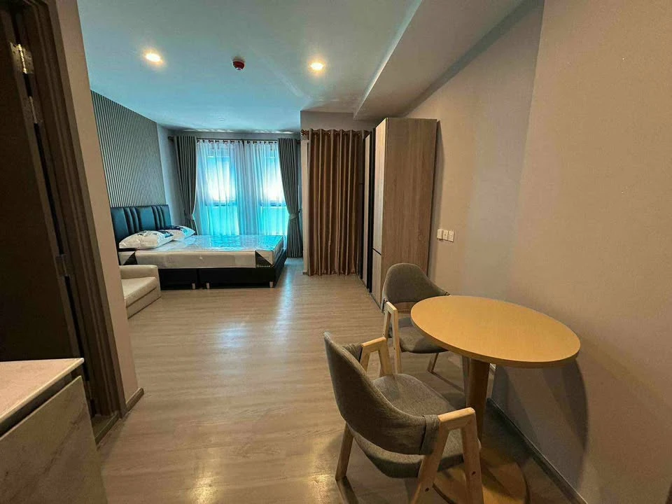 For rent, Aspire Ratchayothin, furnished room, ready to move in, complete facilities, come and reserve today, don't wait.