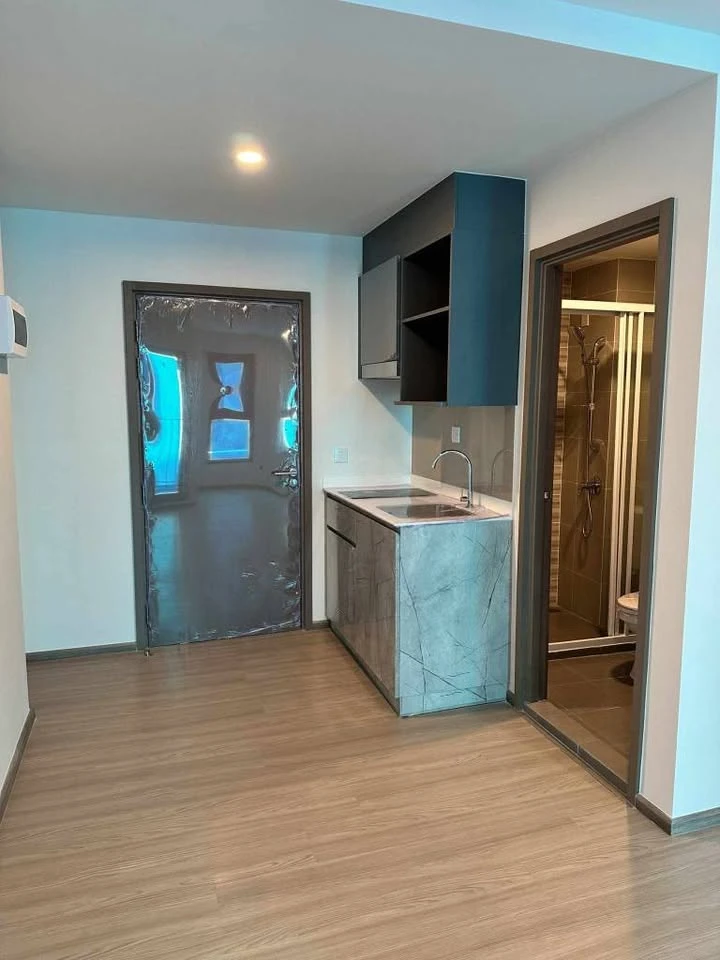 For rent, Aspire Ratchayothin, furnished room, ready to move in, complete facilities, come and reserve today, don't wait.