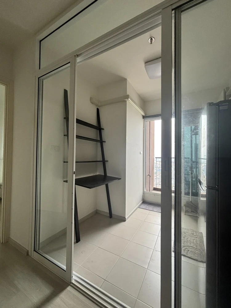 For rent: Aspire Rattanathibet 1 room, ready to move in, full facilities, book now, don't miss out.