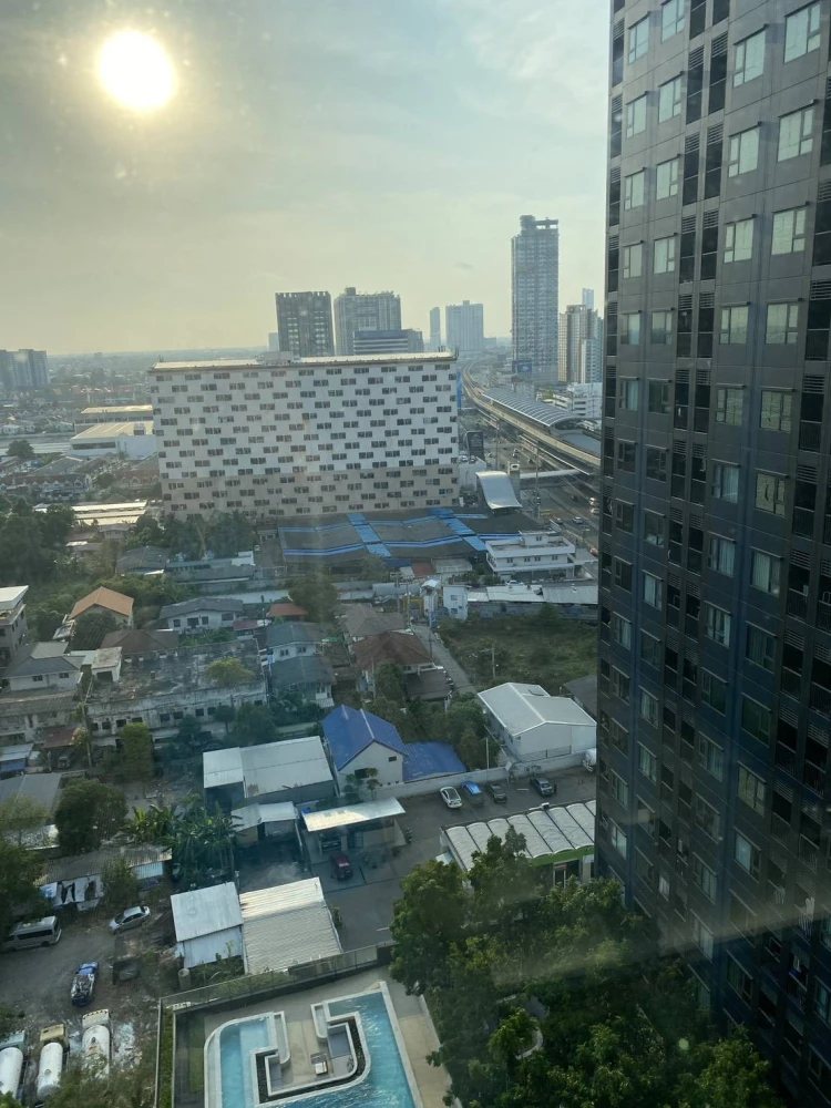 For rent: Aspire Rattanathibet - Weston, swimming pool view, no buildings blocking the view, built-in furniture in the entire room