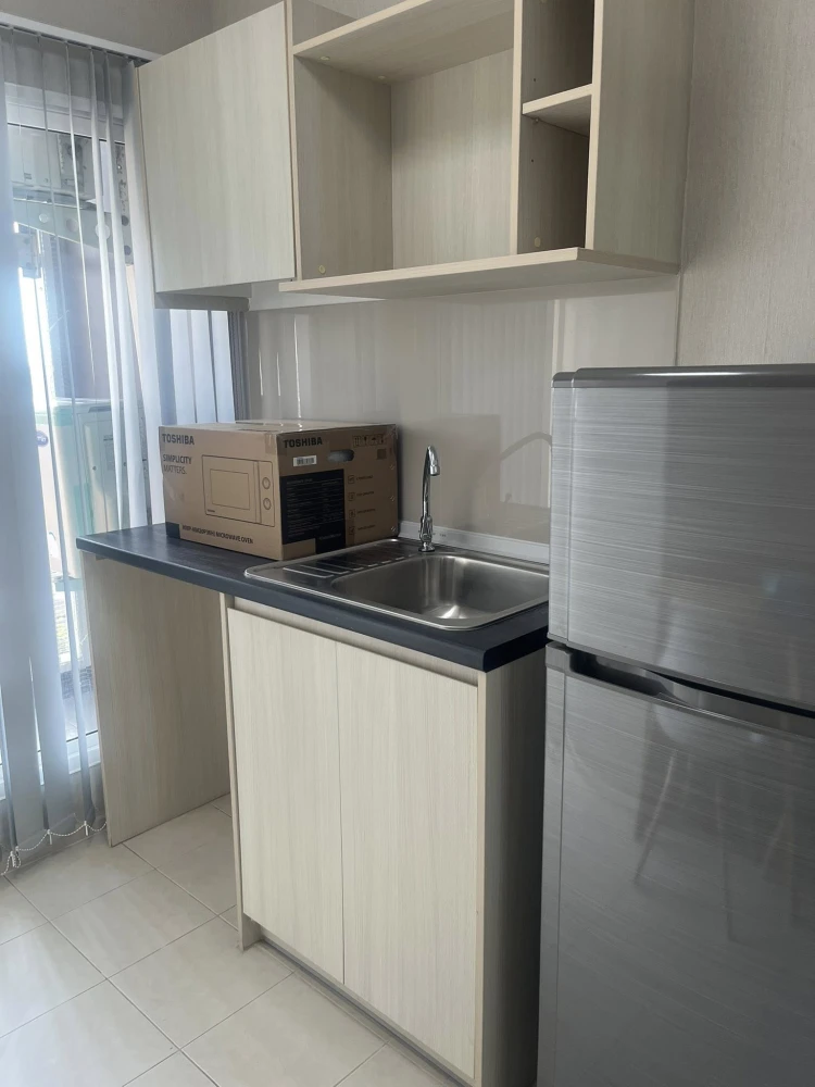 For rent: Aspire Rattanathibet. Spacious room, not stuffy. Balcony overlooking the swimming pool. Good breeze, not hot. Reserve now.