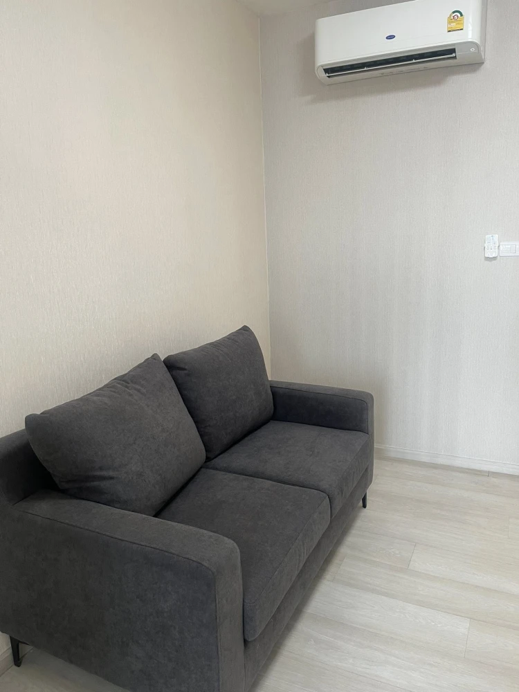 For rent: Aspire Rattanathibet. Spacious room, not stuffy. Balcony overlooking the swimming pool. Good breeze, not hot. Reserve now.