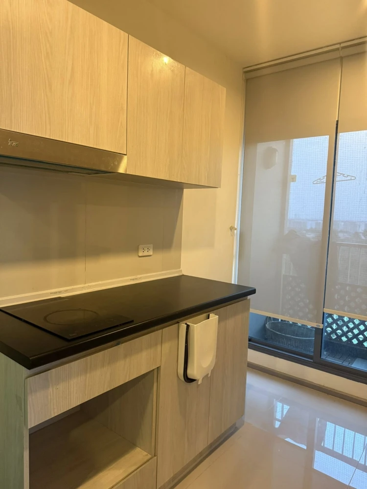 For rent: Aspire Sathorn-Ratchapruek, large room, comfortable, lots of usable space, great price, hurry and reserve now!