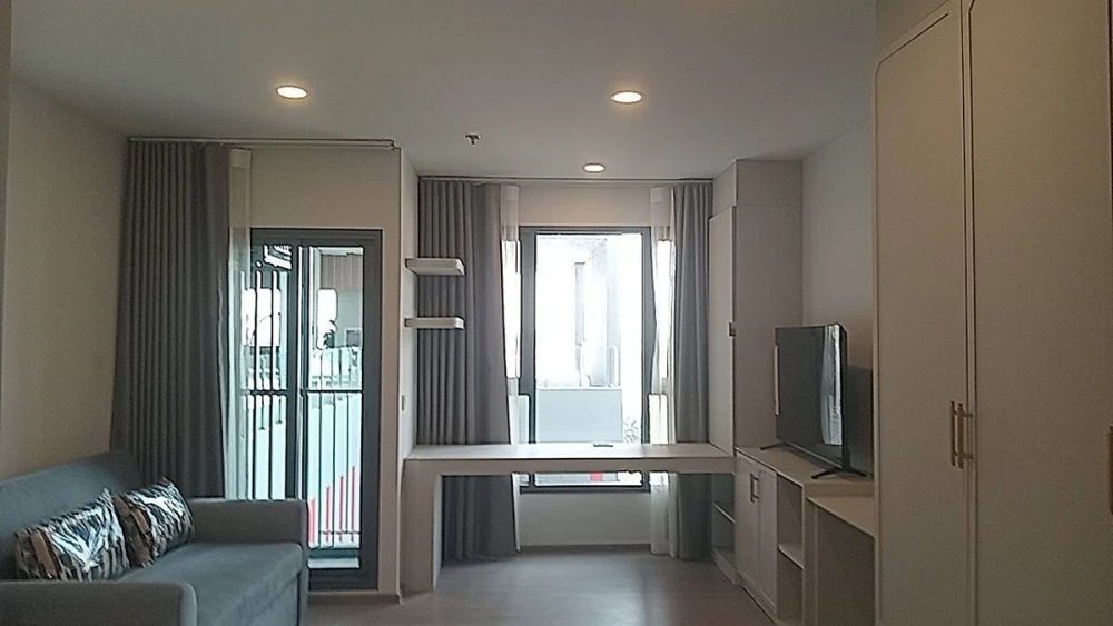 For rent: Aspire Sukhumvit - Rama 4, 8th floor, fully furnished. Book now!