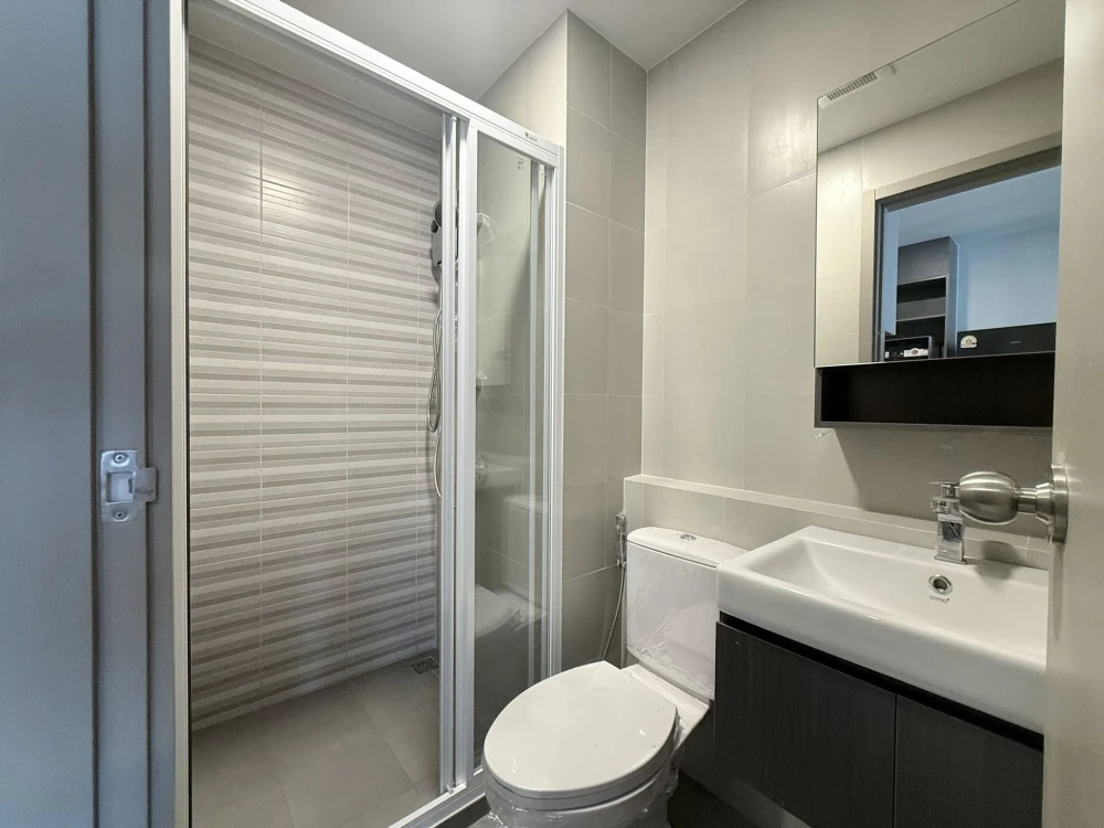 For rent: Aspire Sukhumvit - Rama 4, fully furnished, full electrical appliances, ready to move in.
