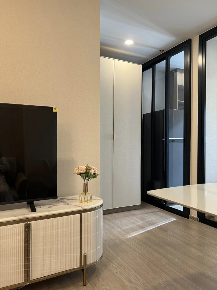For rent: Aspire Sukhumvit Rama 4, fully furnished room, ready to move in, complete with amenities. Hurry and reserve now, don't miss out!