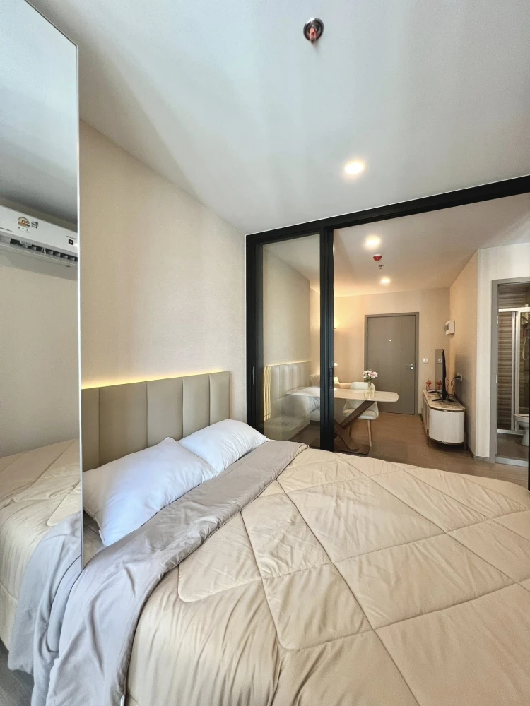 For rent: Aspire Sukhumvit Rama 4, fully furnished room, ready to move in, complete with amenities. Hurry and reserve now, don't miss out!