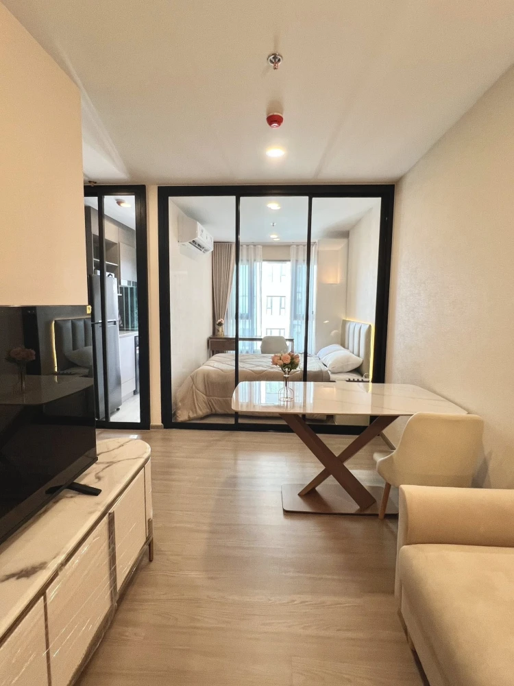 For rent: Aspire Sukhumvit Rama 4, fully furnished room, ready to move in, complete with amenities. Hurry and reserve now, don't miss out!