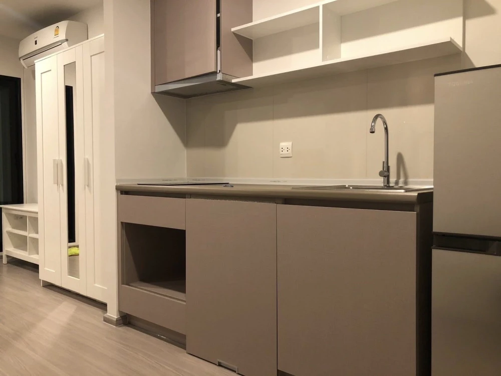 For rent!! Aspire Asoke-Ratchada, 7th floor, Building A, good location condo, good price, convenient transportation, hurry up and book now!!