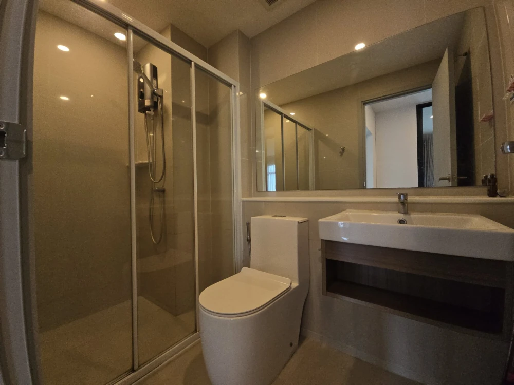 For rent: Aspire Asoke-Ratchada, beautiful room, ready to move in, good location, convenient transportation, reserve now!!