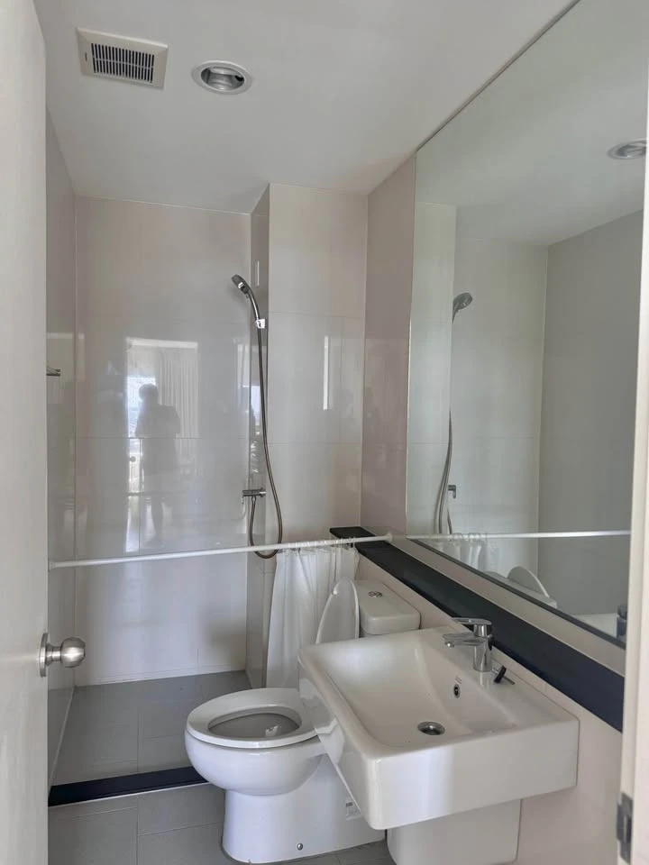 For rent, Aspire Erawan, ready to move in, high floor, furnished, reserve now.