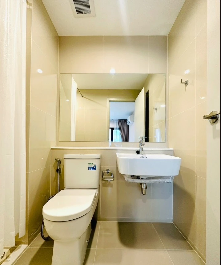 For rent, Aspire Erawan Prime, high floor, open view, decorated in soft tones, very livable. I'm telling you, just make a reservation.