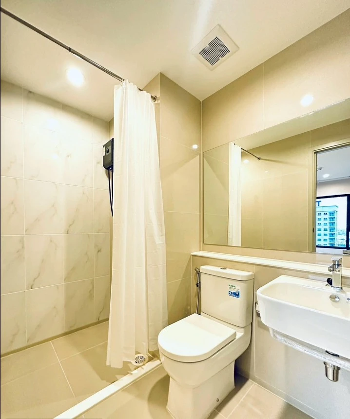 For rent, Aspire Erawan Prime, high floor, open view, decorated in soft tones, very livable. I'm telling you, just make a reservation.