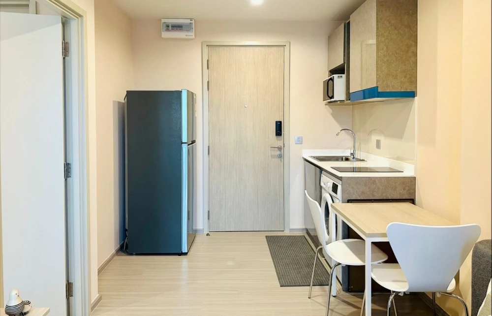 For rent, Aspire Erawan Prime, high floor, open view, decorated in soft tones, very livable. I'm telling you, just make a reservation.