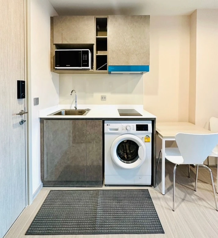 For rent, Aspire Erawan Prime, high floor, open view, decorated in soft tones, very livable. I'm telling you, just make a reservation.