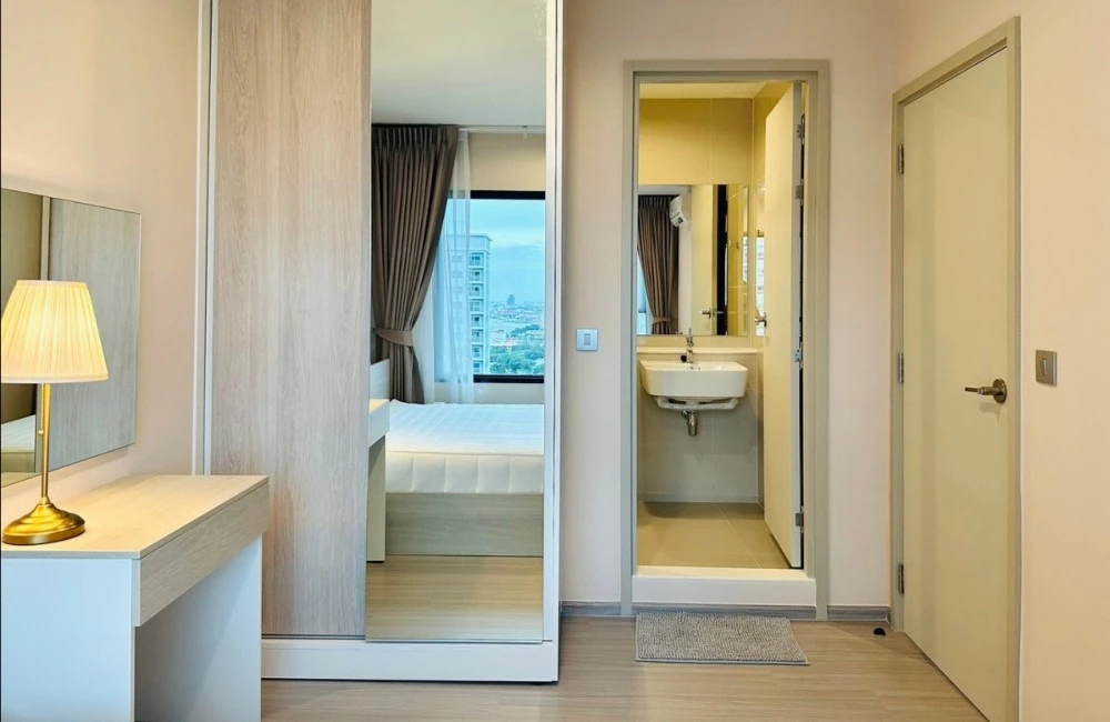 For rent, Aspire Erawan Prime, high floor, open view, decorated in soft tones, very livable. I'm telling you, just make a reservation.