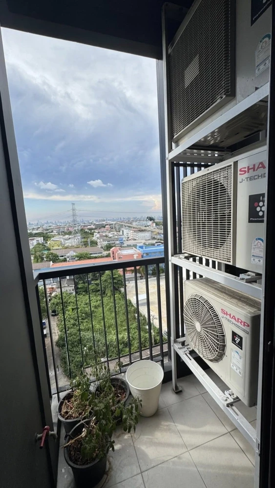 For rent: Aspire Erawan Prime, large room, 2 bedrooms, 1 bathroom, very spacious, ready to move in.