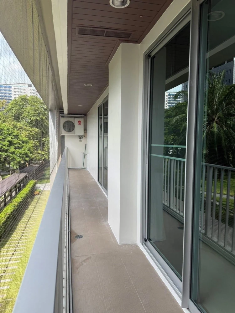 For rent: Abstract Phahonyothin Park, Building A, 3rd floor, garden view. Quiet atmosphere, very spacious room.