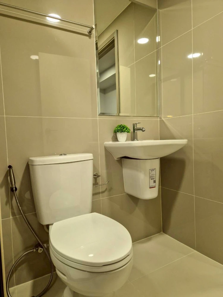 For rent: Monte Rangsit project, ready-to-move-in room, partitioned into sections, perfectly divided zones, great price, hurry and reserve before you